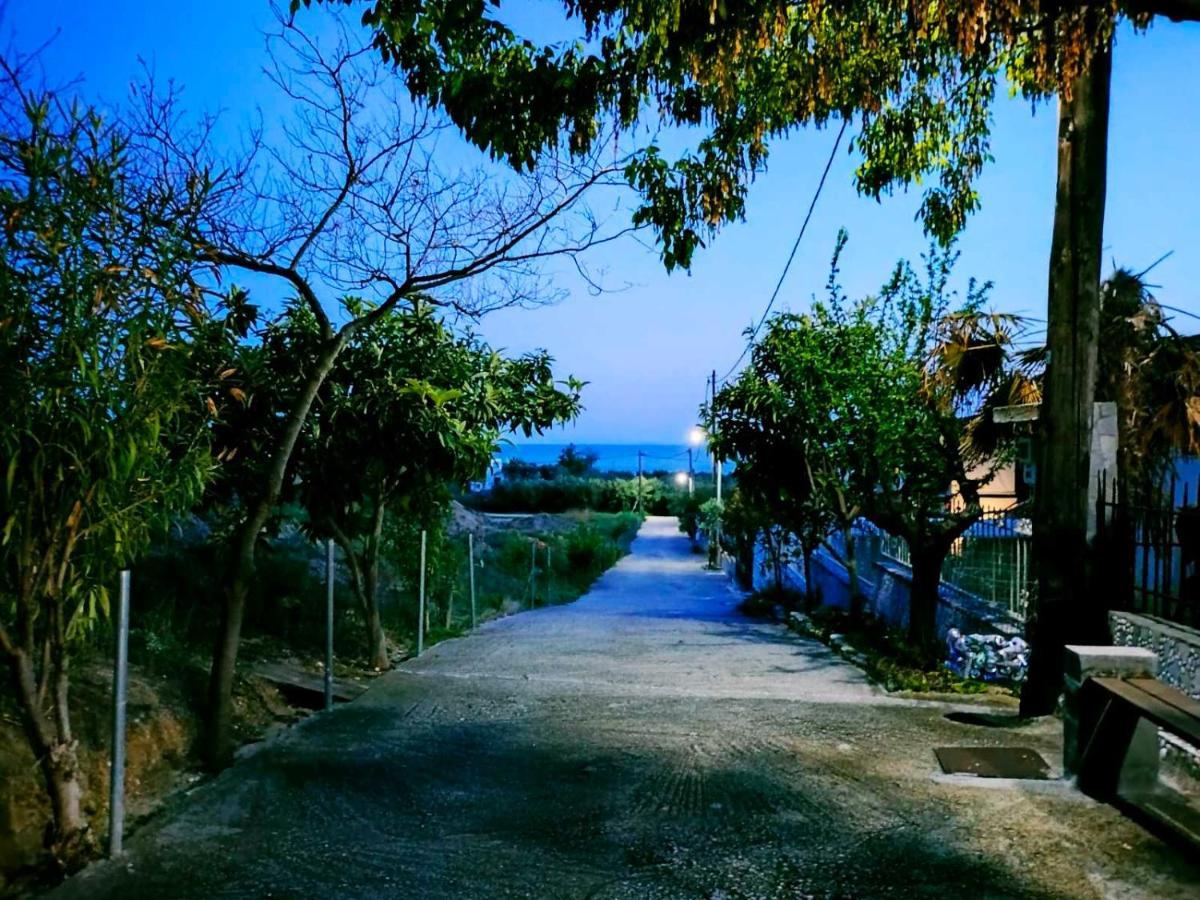 Adam'S Holiday House 2019 Kariani ภายนอก รูปภาพ