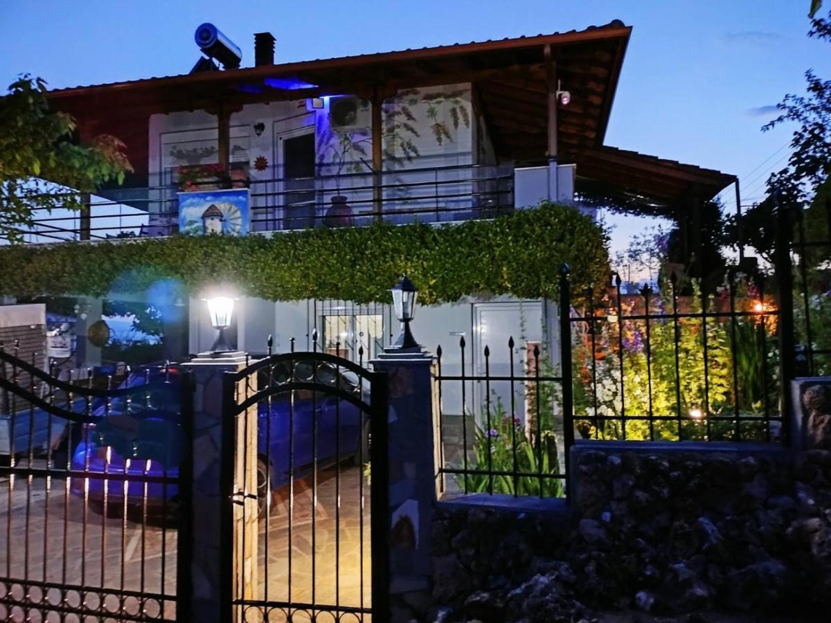 Adam'S Holiday House 2019 Kariani ภายนอก รูปภาพ