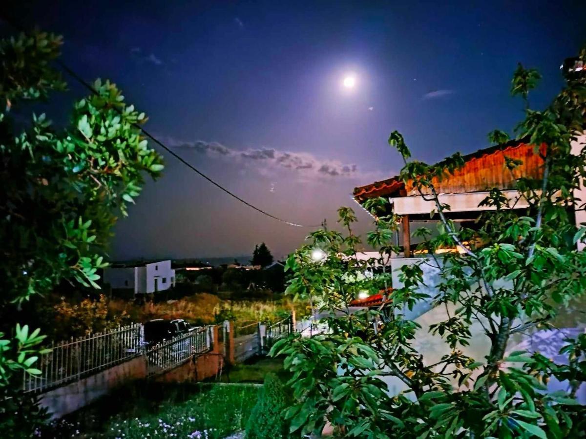 Adam'S Holiday House 2019 Kariani ภายนอก รูปภาพ